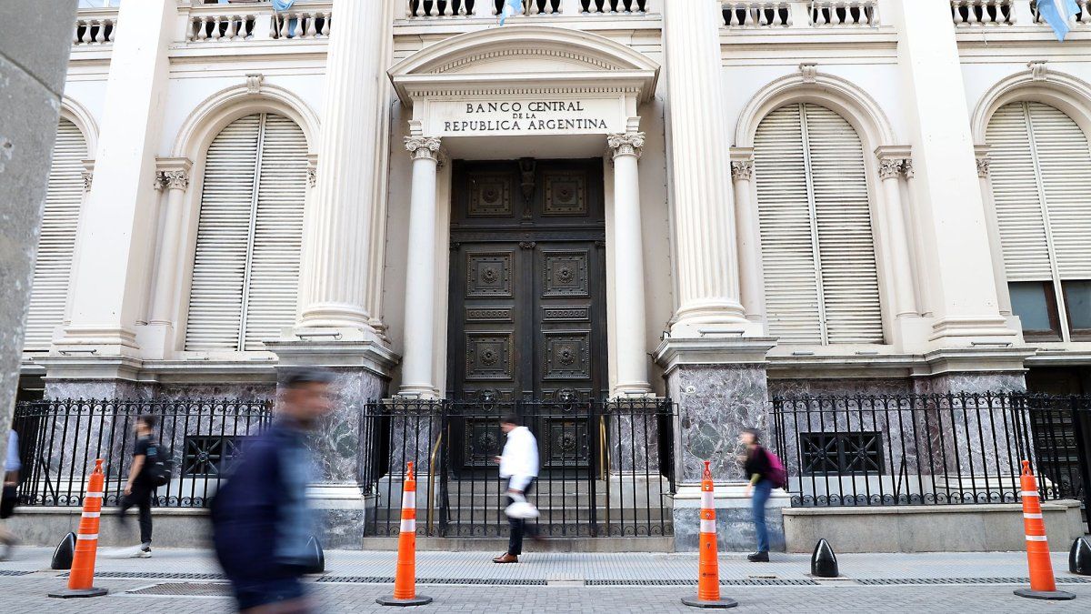 Dólar hoy: a cuánto cotiza este lunes 10 de febrero
