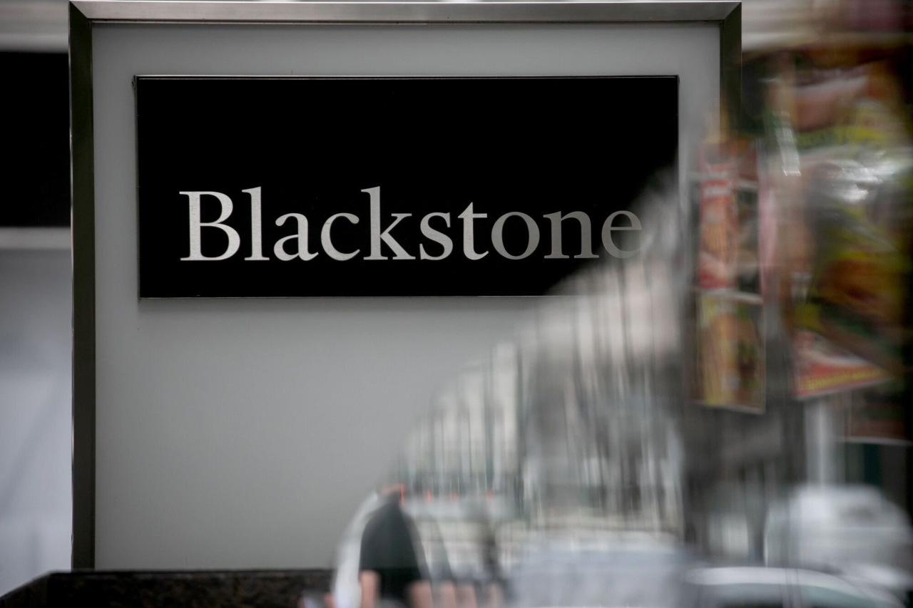The New Survival Guide for Private Equity: Go Big or Get Back to Basics