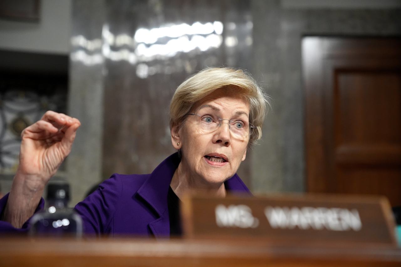 Elizabeth Warren Agrees With Trump: Big Banks Discriminate