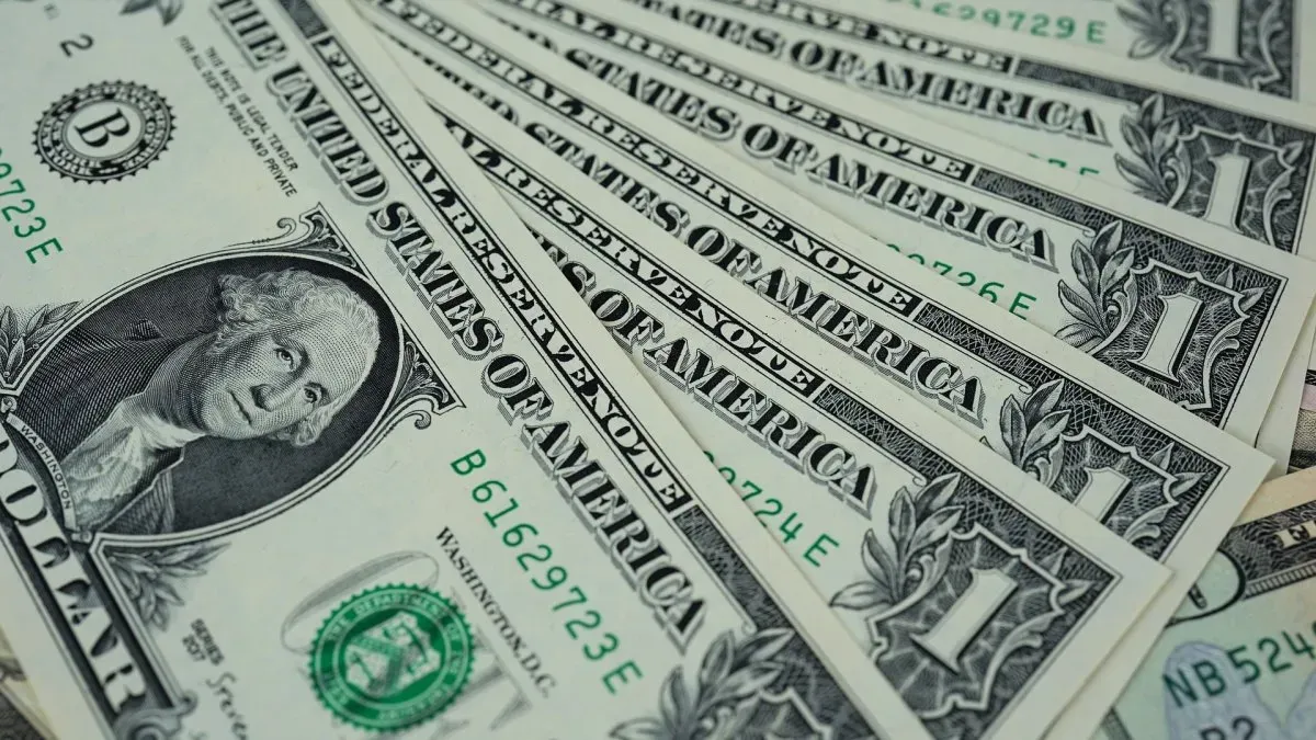 Los dólares financieros pierden nivel clave, pero la brecha se mantiene firme en 20%
