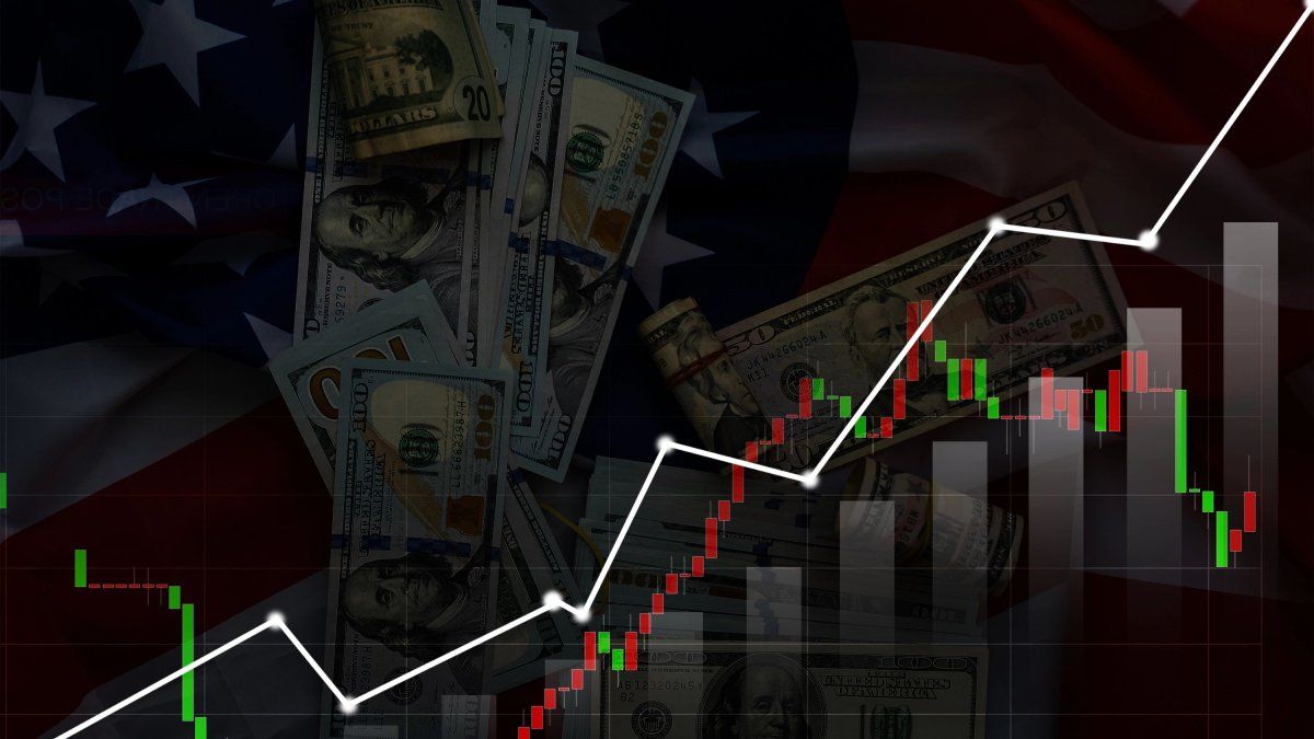 Wall Street cae casi 1% tras un dato que sugiere una mayor presión a la economía de EEUU