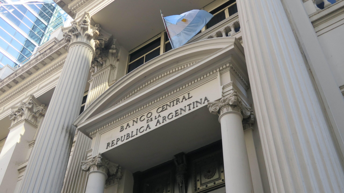 Dólar hoy: a cuánto cotiza este lunes 14 de abril