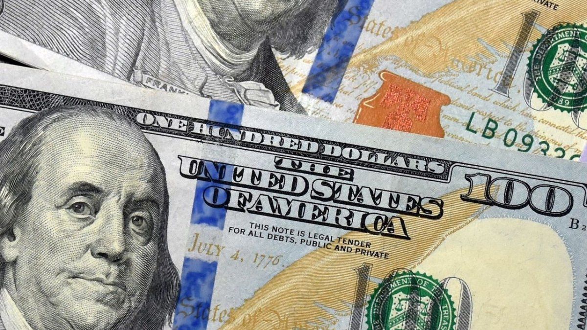 El dólar profundiza su caída en el mundo y el euro se fortalece tras resultado electoral en Alemania
