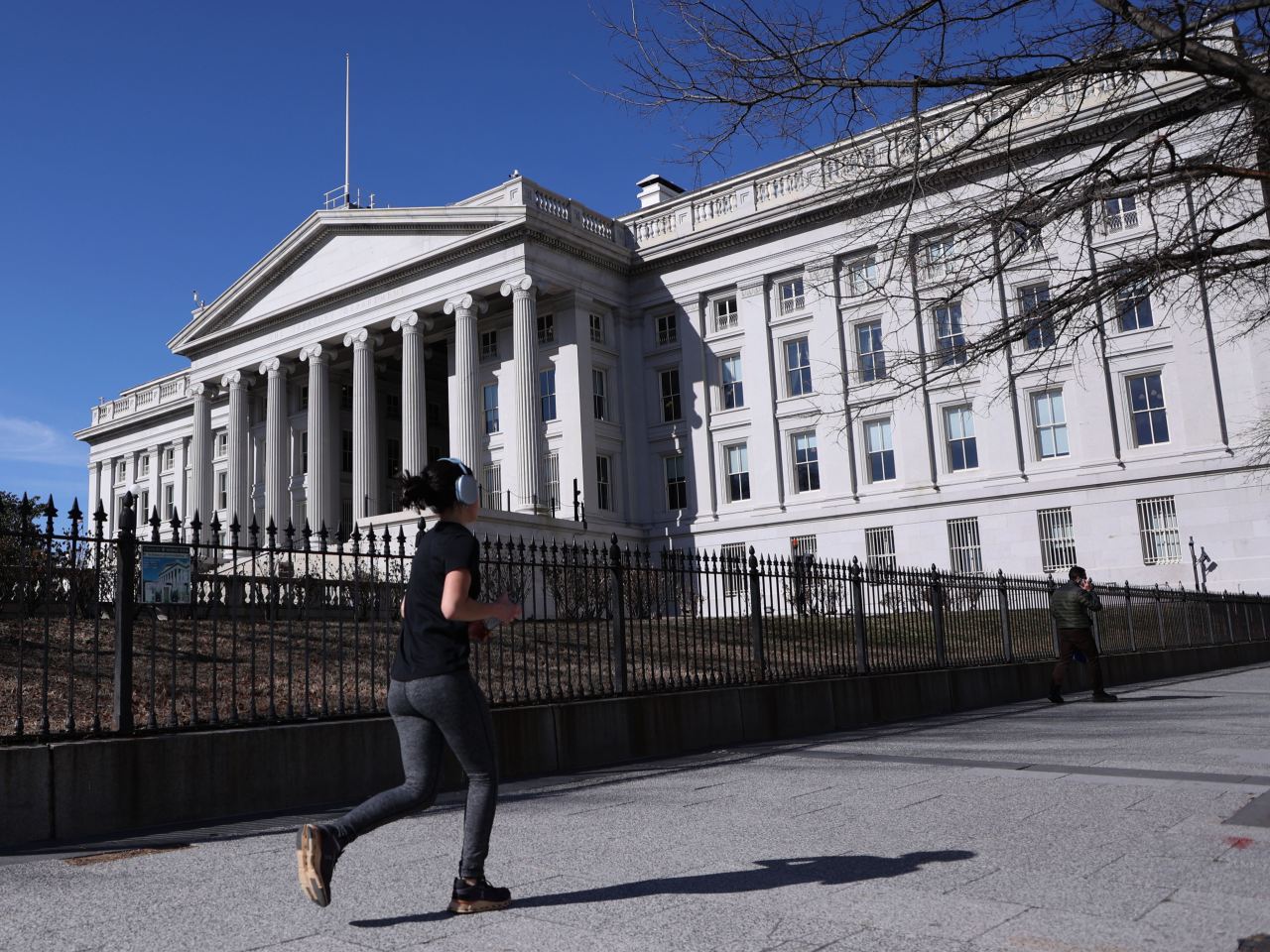 Pension Funds Won’t Save the Bond Market
