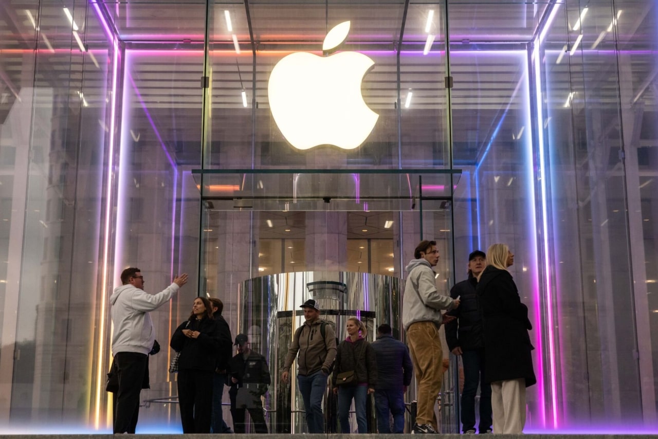 Ordinary Investors Are Souring on Big Tech