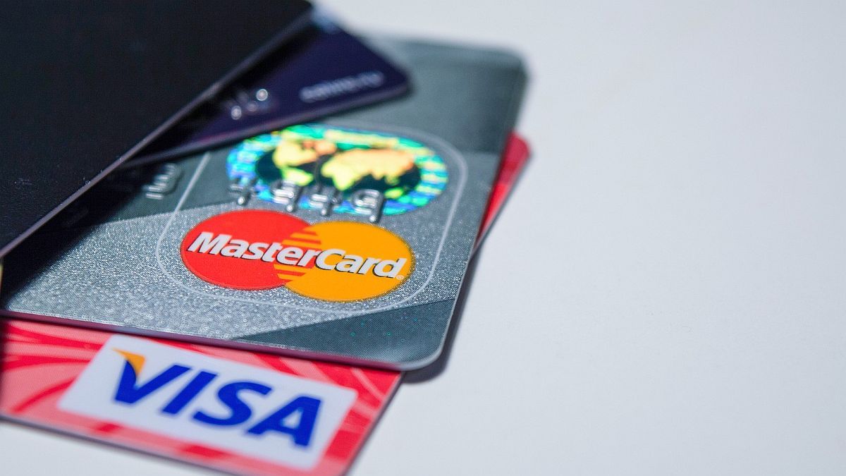 Visa y Mastercard se hunden más del 4% luego de que Amazon y Walmart dijeran que evaluan emitir stablecoins