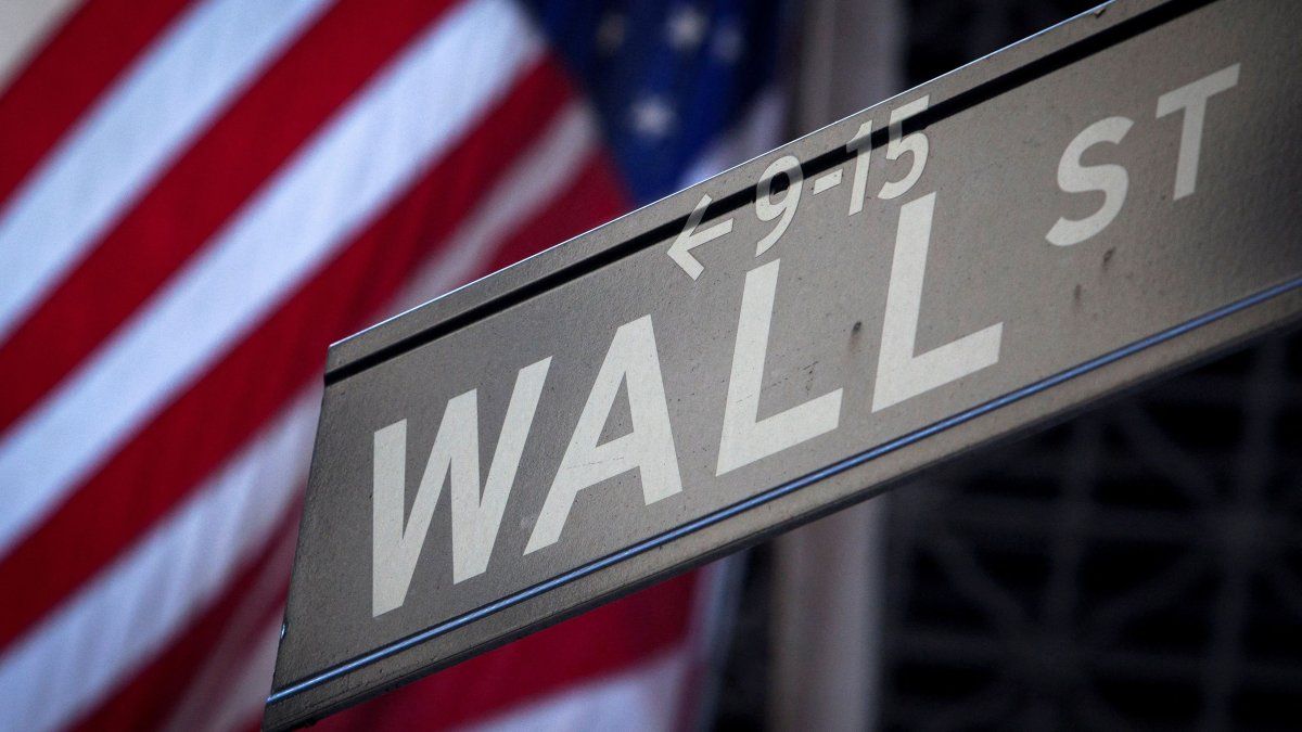 Wall Street  sube pese a la cautela inversora en medio de la tensión comercial