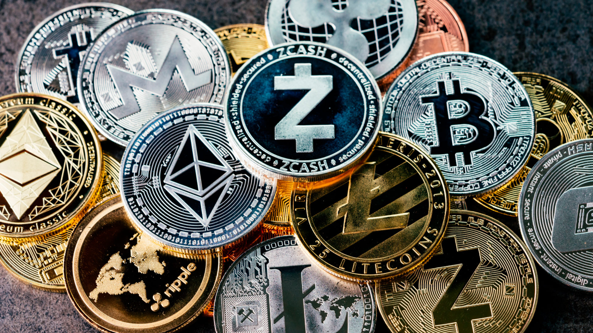 Bitcoin avanza y se sostiene sobre los u$s118.000, pero las altcoins caen hasta 3%