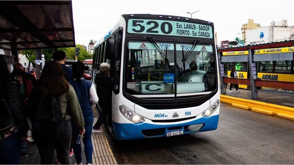 Aumenta el colectivo desde esta semana: a cuánto se va el boleto y qué líneas estarán afectadas