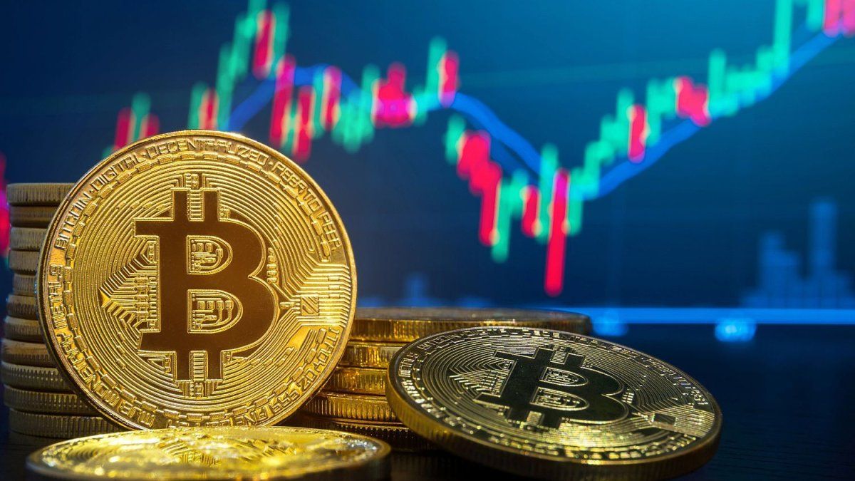 Bitcoin se desinfla tras alcanzar su récord y las criptomonedas bajan hasta 5%