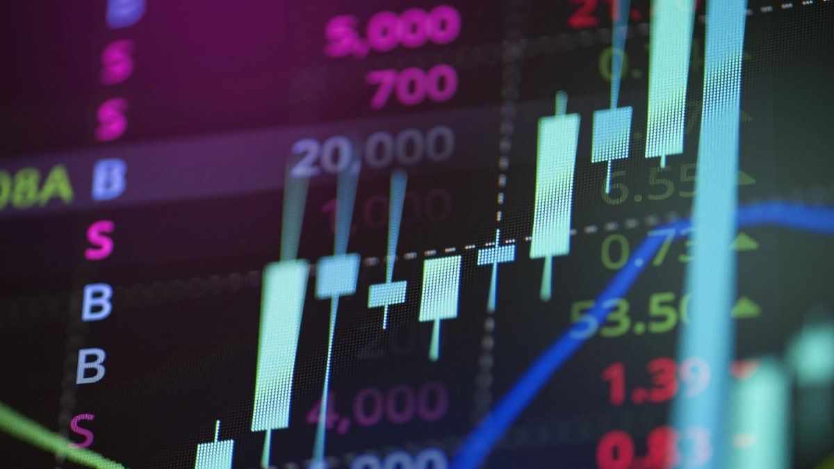Wall Street opera en rojo a la espera de novedades en las negociaciones sobre Ucrania y la cumbre en Jackson Hole