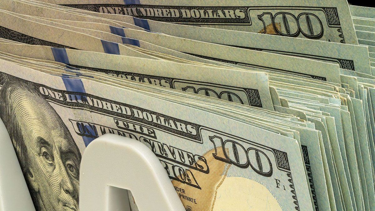 El dólar oficial anotó un nuevo récord y quedó a solo 3,3% del techo de la banda