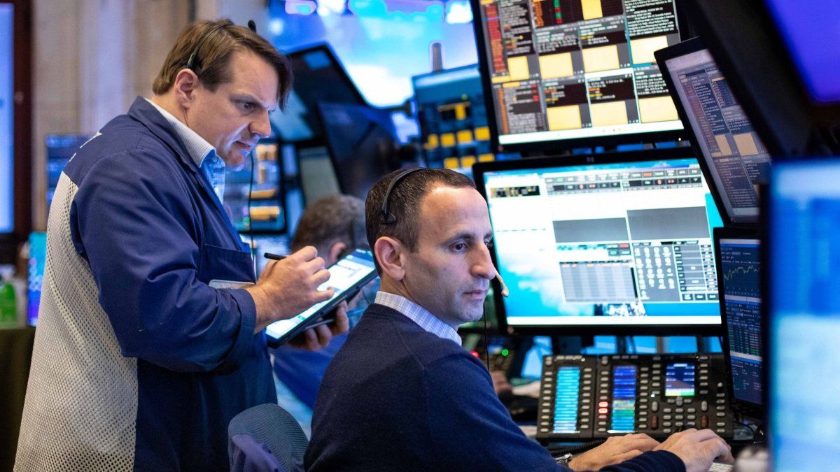 Caen los principales índices de Wall Street por los malos resultados en el sector bancario