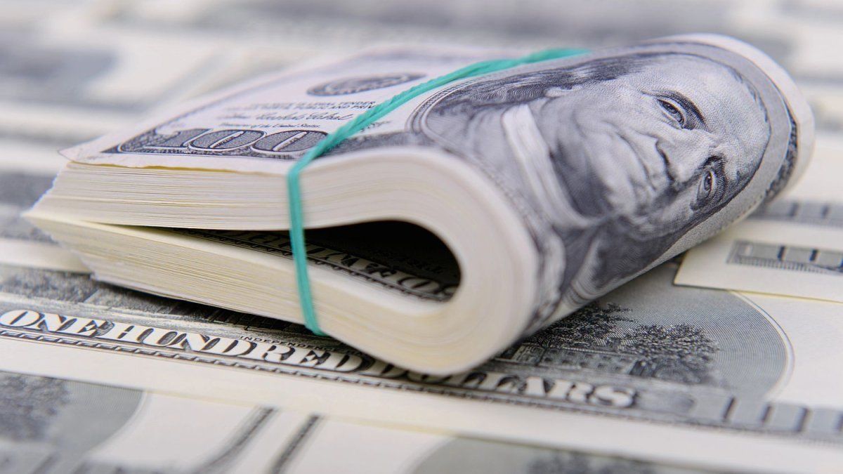 El dólar oficial cae mientras que la volatilidad de tasas marca el pulso del mercado