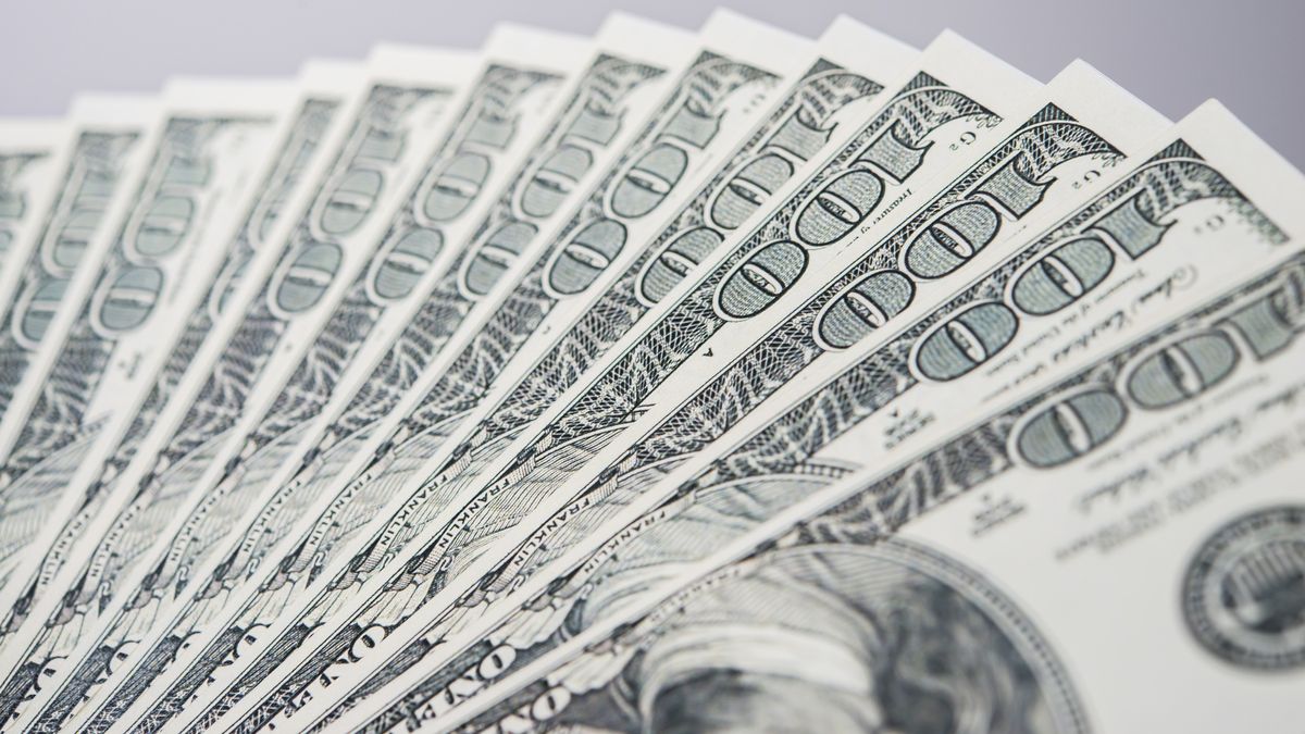 El dólar oficial sube por tercera rueda al hilo y se acerca a máximos de mayo