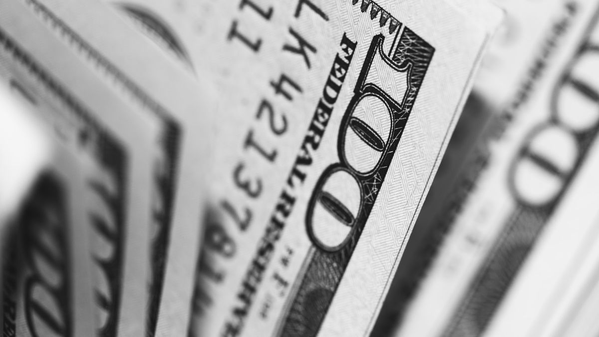 El dólar oficial subió por tercera rueda al hilo y alcanzó máximos en más de cuatro meses
