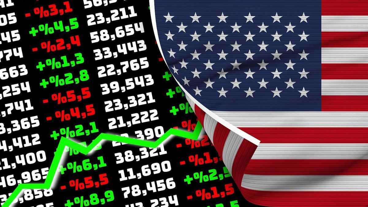 Wall Street opera con leves subas en la jornada, pero cierra una semana en rojo