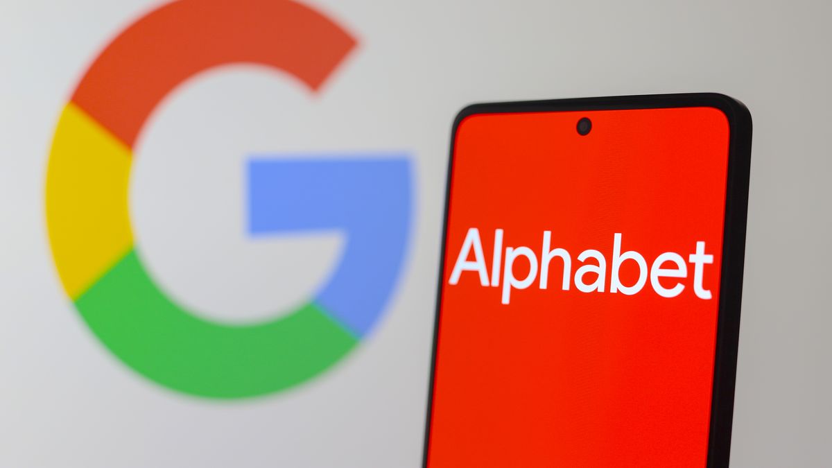 Alphabet da un salto en la bolsa motivado por nuevo chip de inteligencia artificial