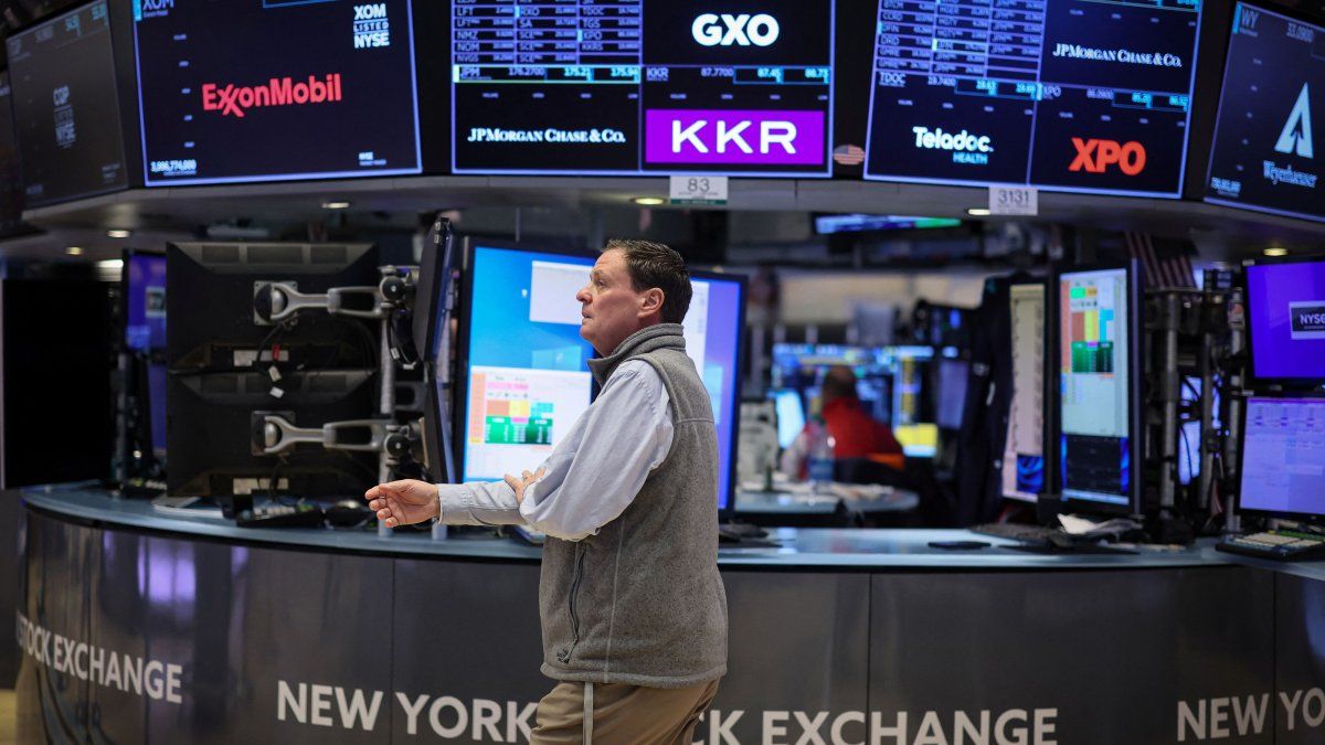 Wall Street frena rebote: opera con cautela tras dato de inflación y ante expectativa por balance de Nvidia