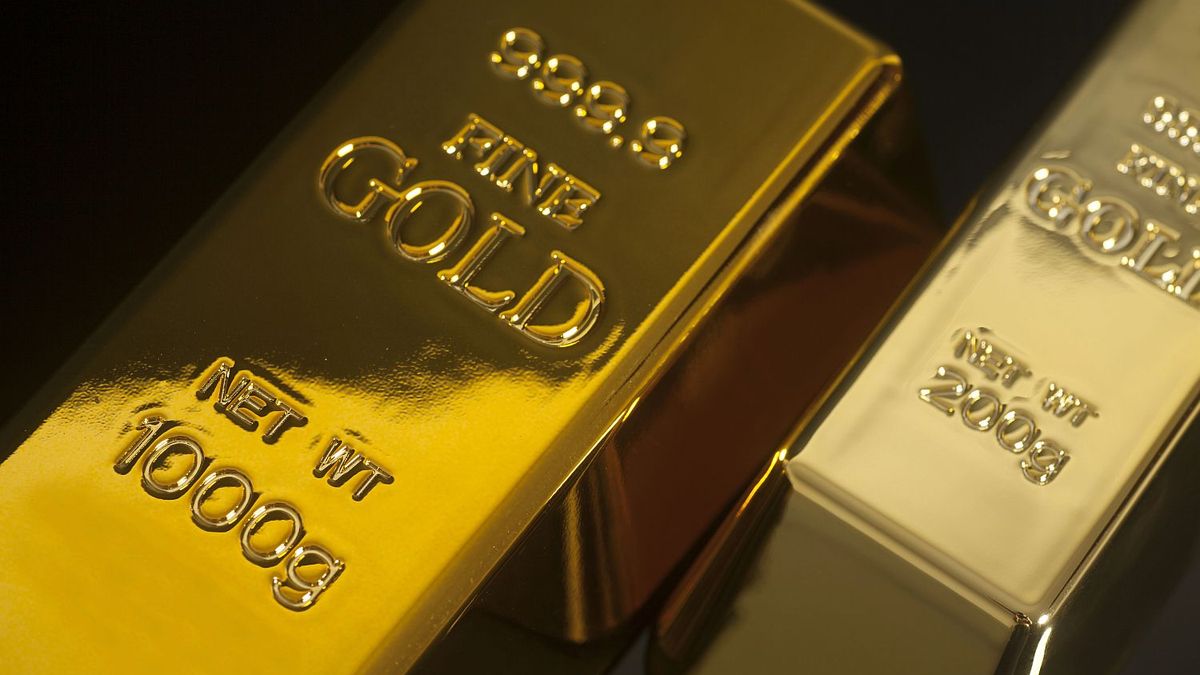El oro tiende al alza, ante baja del petróleo y rendimiento de los bonos de EEUU