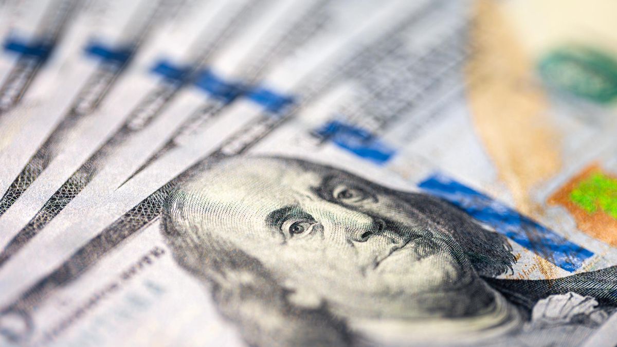 El dólar oficial toca un nuevo récord nominal y la acumulación de reservas concentra la atención del mercado